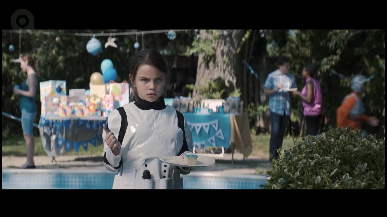 تیزر تبلیغاتی پلی‌استیشن: رقابت